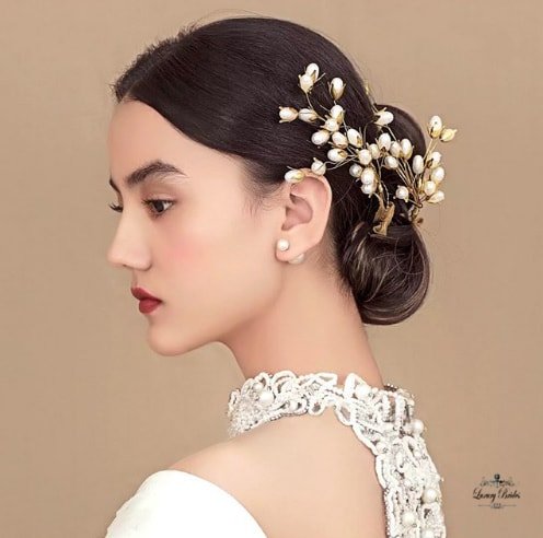 Bridal Headpiece Pearl Kiss