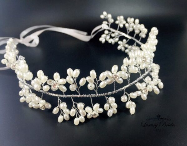Silver Wreath With Pearl