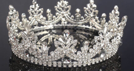 Luxury tiaras for sale – chic at affordable price