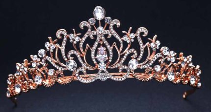 How to choose the best tiara for a bridesmaid