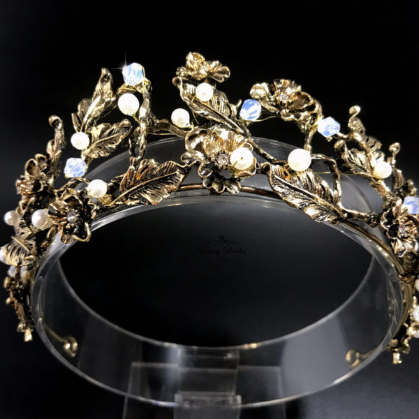 Golden Crown Victoria